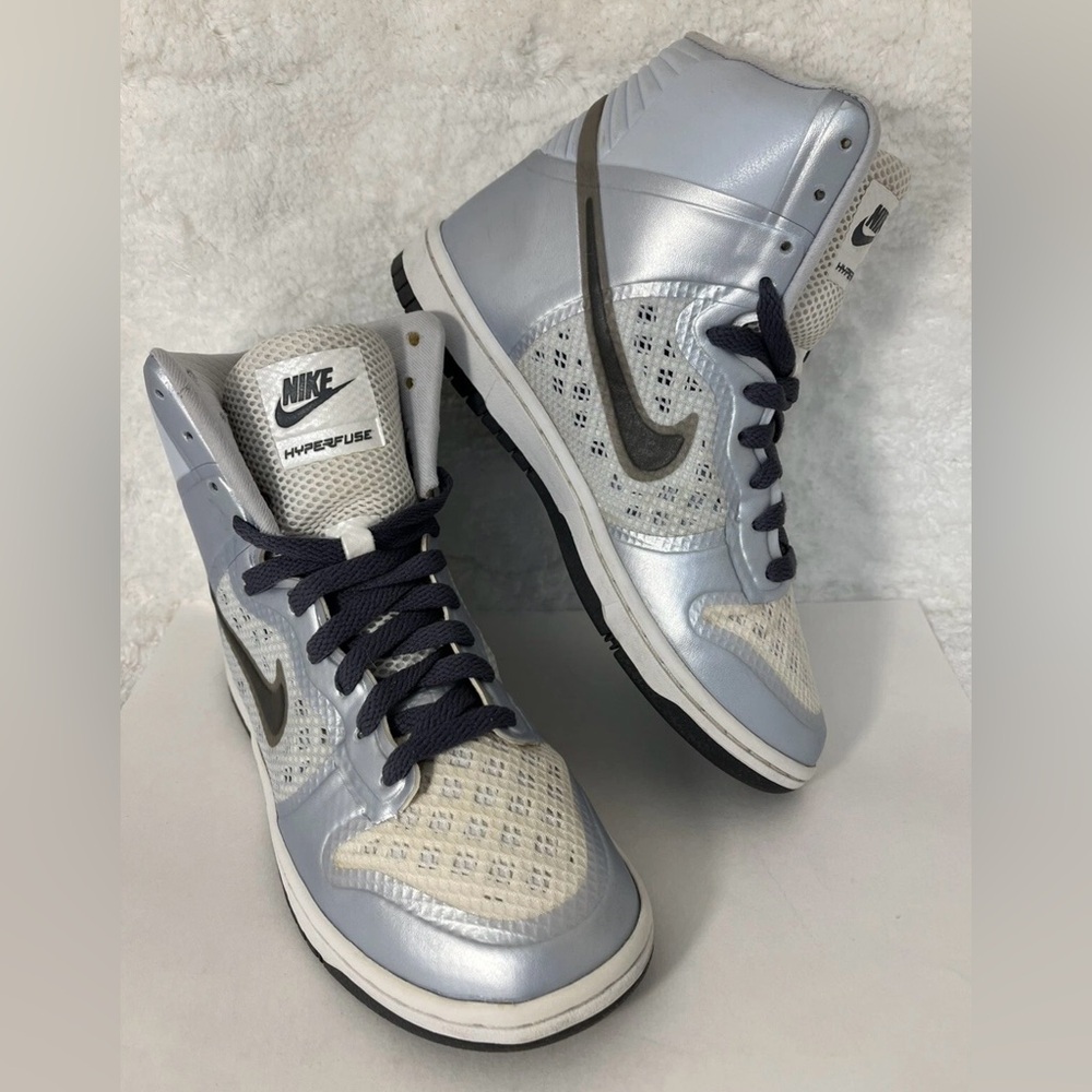 Nike-2010 Vtg, Women's Grey Metallic/White Mesh, Hi Top, Athletic, Sneaker. Sz-7